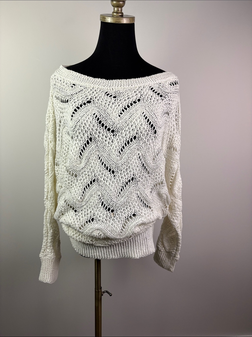 Lilly Pulitzer Lightweight Open-Knit Crewneck Sweater - cream size M/L